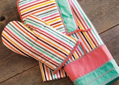 Retro Stripes Vintage-Style Kitchen Towel