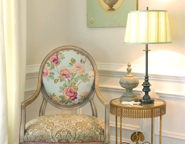 Caroline Mist Cottage Oval Back Chair in Champagne