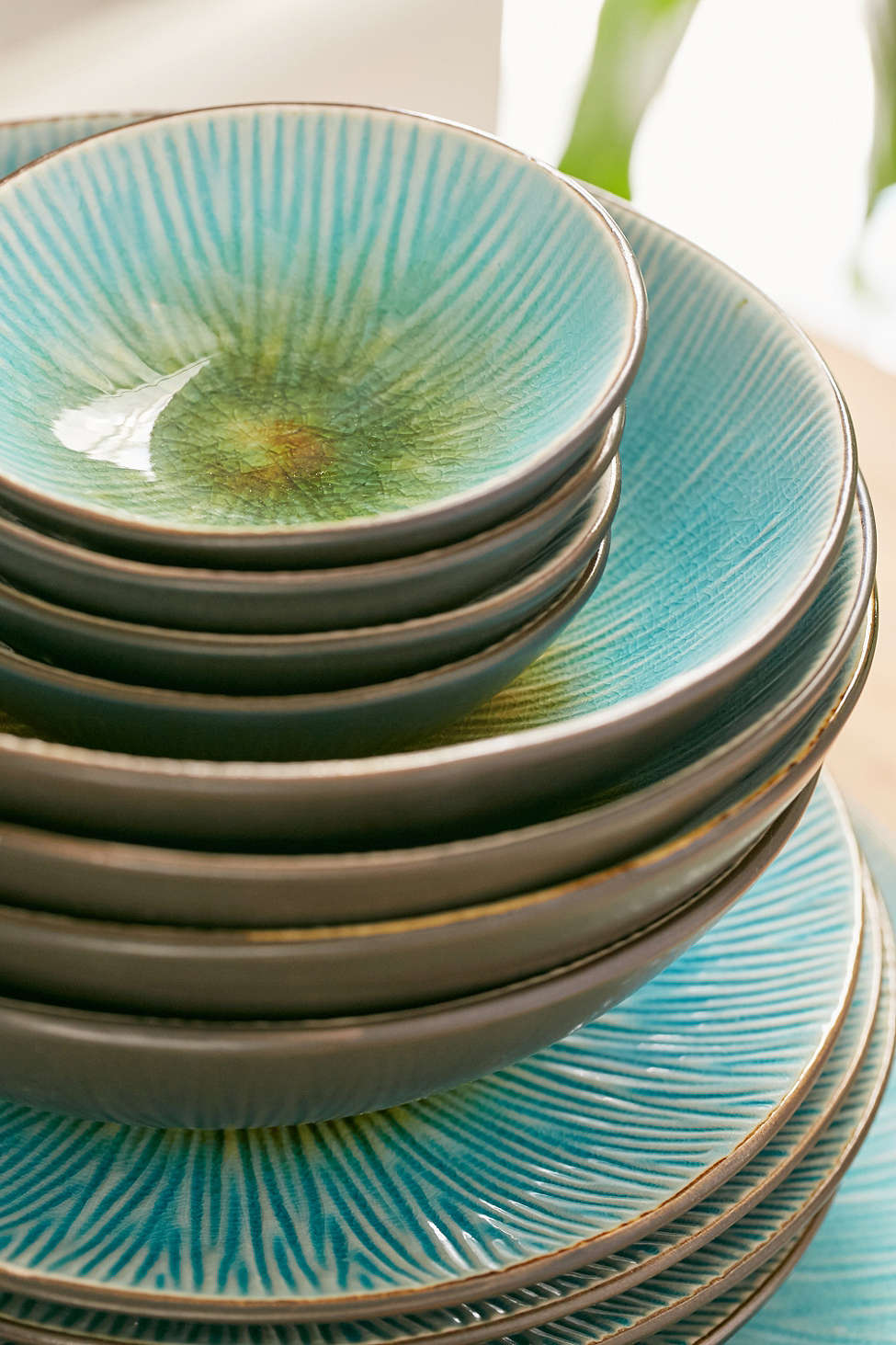 Turquoise 16-Piece Shangri-La Dinnerware Set