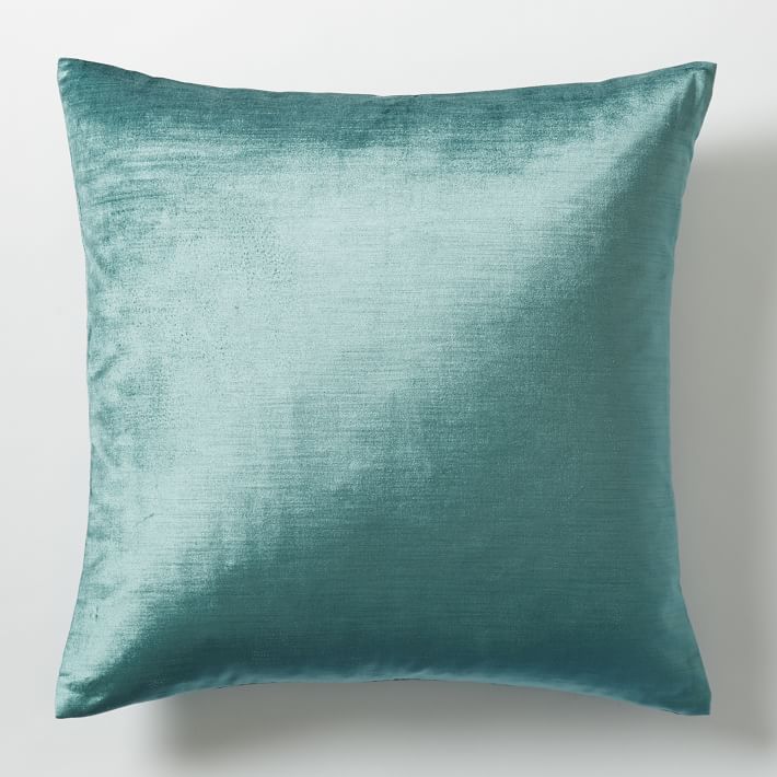 Luster Velvet Pillow Cover in Peacock